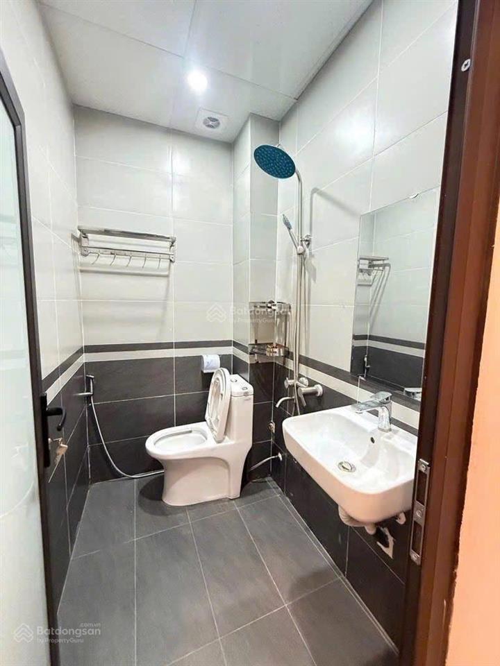 Cho thuê nhà 5 tầng tại phố trần khát chân  lò đúc  trung tâm hai bà trưng  đủ đồ, ở ngay