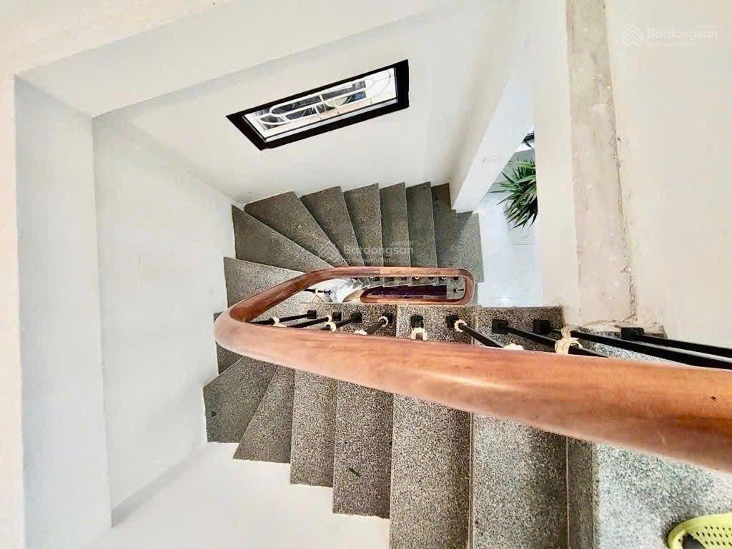Cho thuê nhà 5 tầng tại phố trần khát chân  lò đúc  trung tâm hai bà trưng  đủ đồ, ở ngay