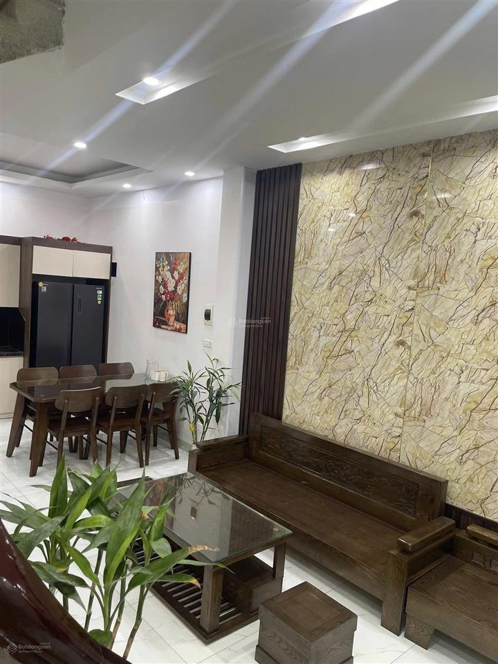 Cho thuê nhà nguyên căn phố lạc trung  trung tâm quận hai bà trưng  giao thông thuận tiện