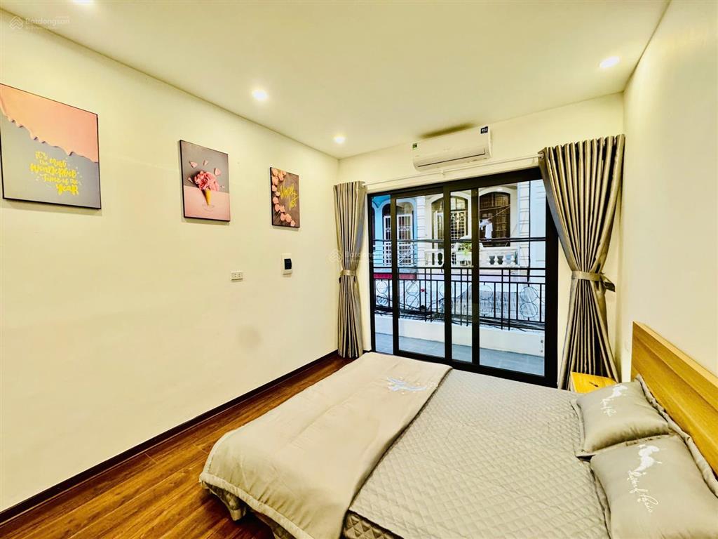 Cho thuê nhà phố đường láng , đống đa  mới tinh  full đồ  xách vali ở ngay an ninh tốt