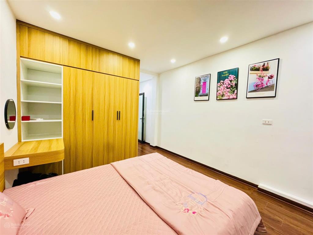 Cho thuê nhà phố đường láng , đống đa  mới tinh  full đồ  xách vali ở ngay an ninh tốt