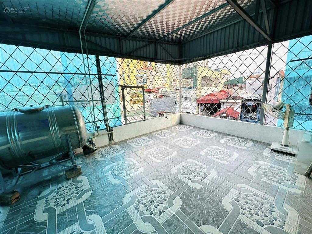 Cho thuê nhà riêng nguyên căn  phố lê quý đôn, hai bà trưng  ngõ nông gần phố  vị trí trung tâm