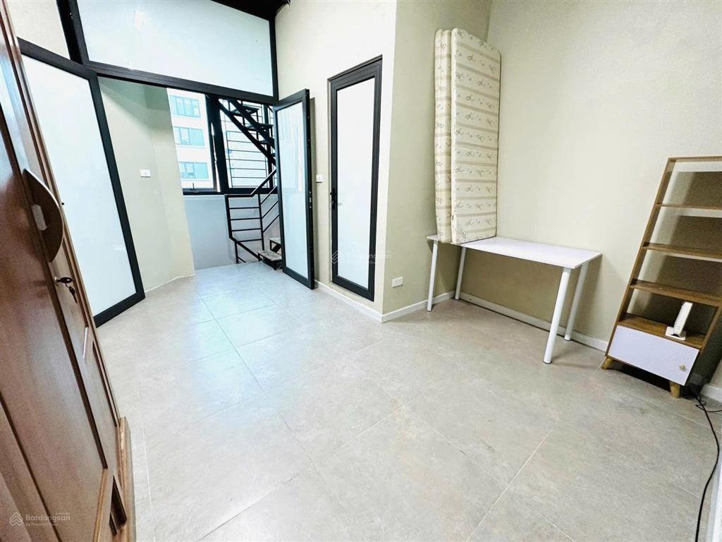 Cho thuê nhà riêng nguyên căn  phố lê quý đôn, hai bà trưng  ngõ nông gần phố  vị trí trung tâm