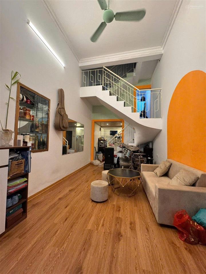 Cho thuê nhà riêng minh khai  hai bà trưng  ngõ oto sát cửa  full đồ vào ở ngay  an ninh tốt