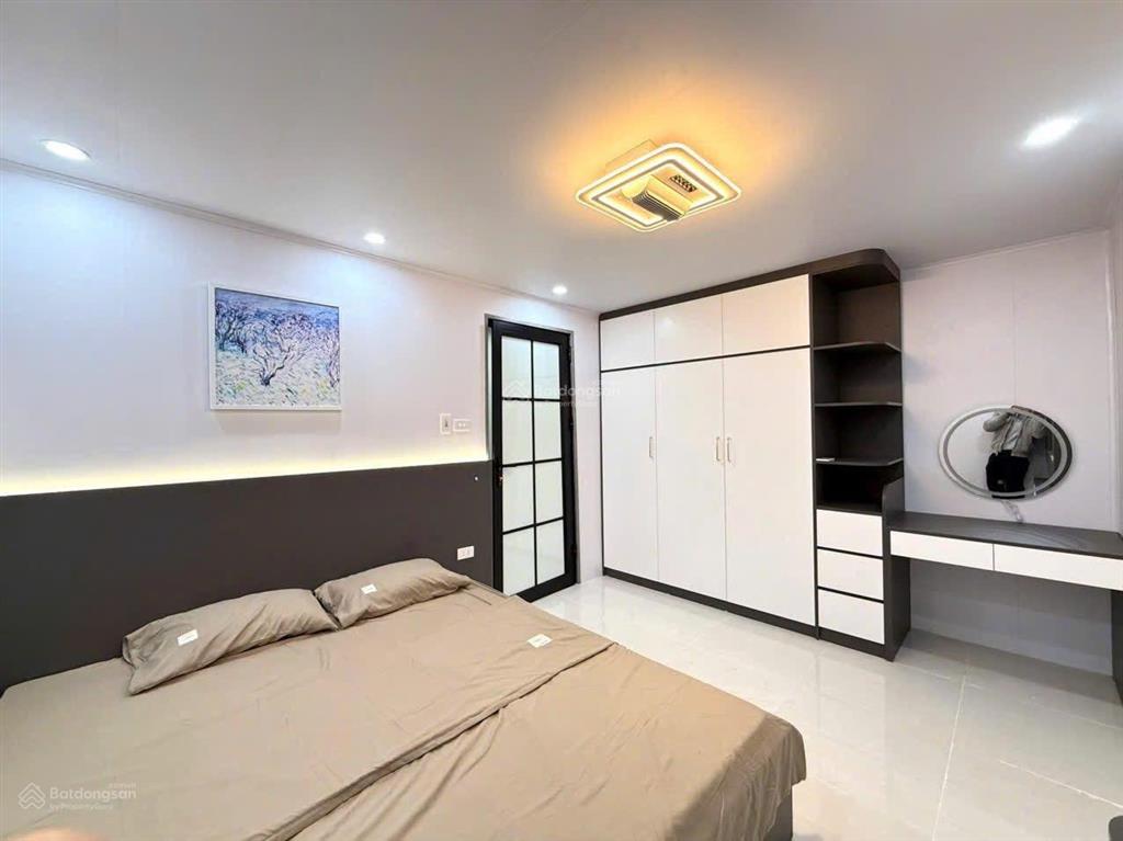Cho thuê căn hộ tầng 1 tập thể phố 8/3  hai bà trưng rộng 90m, đủ đồ, kinh doanh online tốt