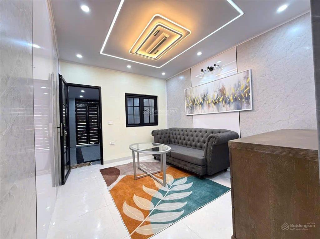 Cho thuê căn hộ tầng 1 tập thể phố 8/3  hai bà trưng rộng 90m, đủ đồ, kinh doanh online tốt