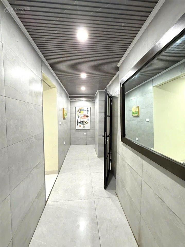 Cho thuê căn hộ tầng 1 tập thể phố 8/3  hai bà trưng rộng 90m, đủ đồ, kinh doanh online tốt