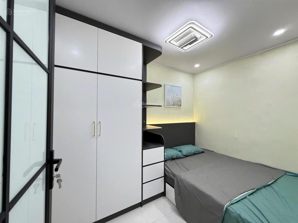 Cho thuê căn hộ tầng 1 tập thể phố 8/3  hai bà trưng rộng 90m, đủ đồ, kinh doanh online tốt