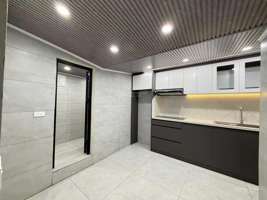 Cho thuê căn hộ tầng 1 tập thể phố 8/3  hai bà trưng rộng 90m, đủ đồ, kinh doanh online tốt