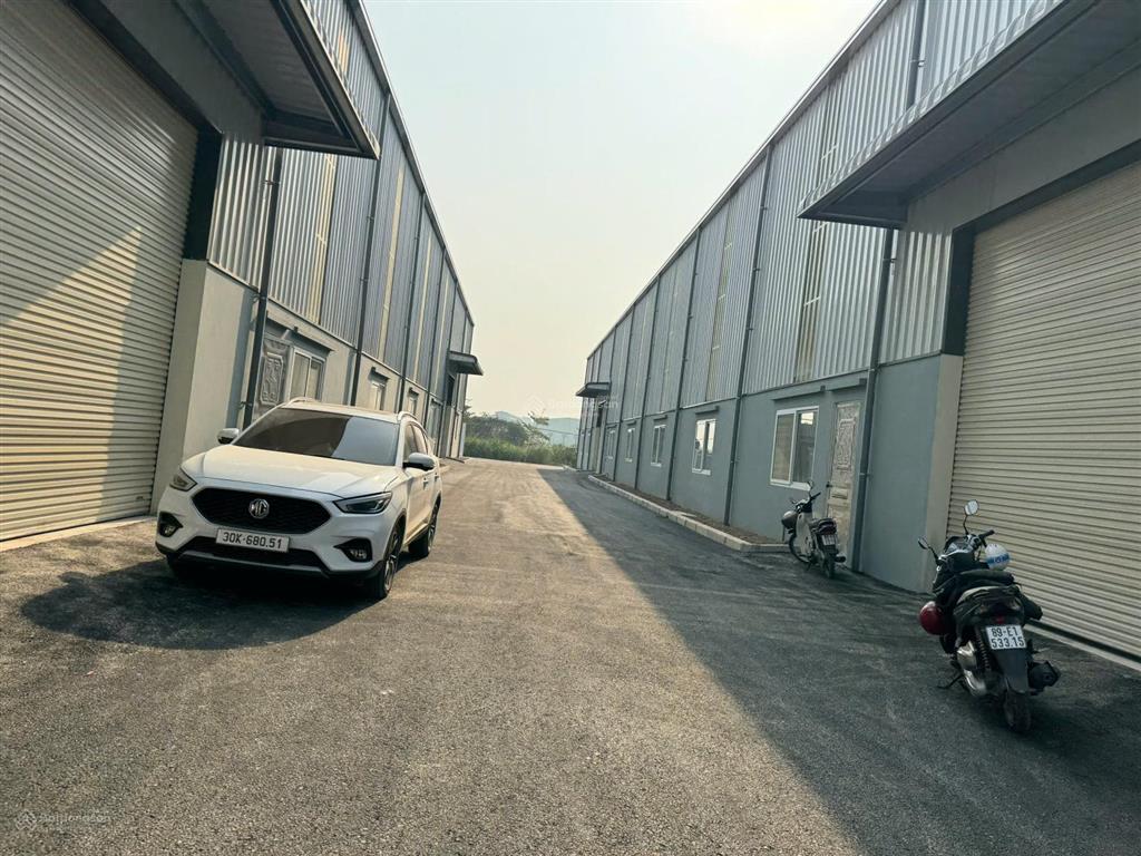 Chính chủ cho thuê kho xưởng dt 1000m2 tại văn giang