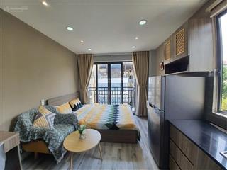 Căn hộ ban công, cửa sổ lớn  gần phan xích long, giáp q1, q3