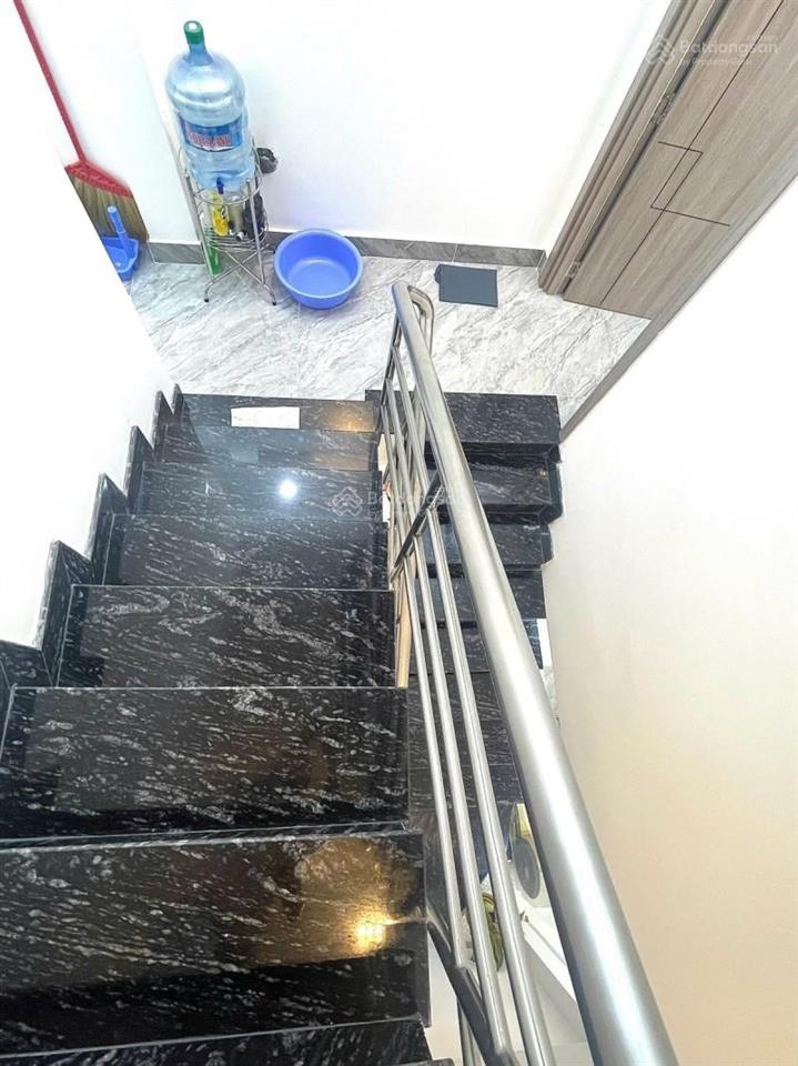 #197  nhà 4 tầng hẻm xe hơi  ở sướng, giá hợp lý  bán gấp