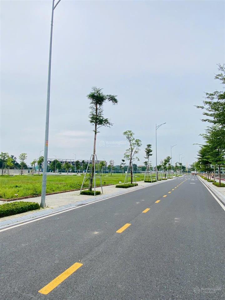 Bán lô biệt thự view kênh khu đô thị việt trì có thể tách ra làm 3 lô.  0768 194 ***
