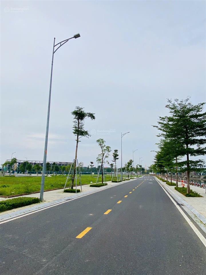 Bán lô biệt thự view kênh khu đô thị việt trì có thể tách ra làm 3 lô.  0768 194 ***