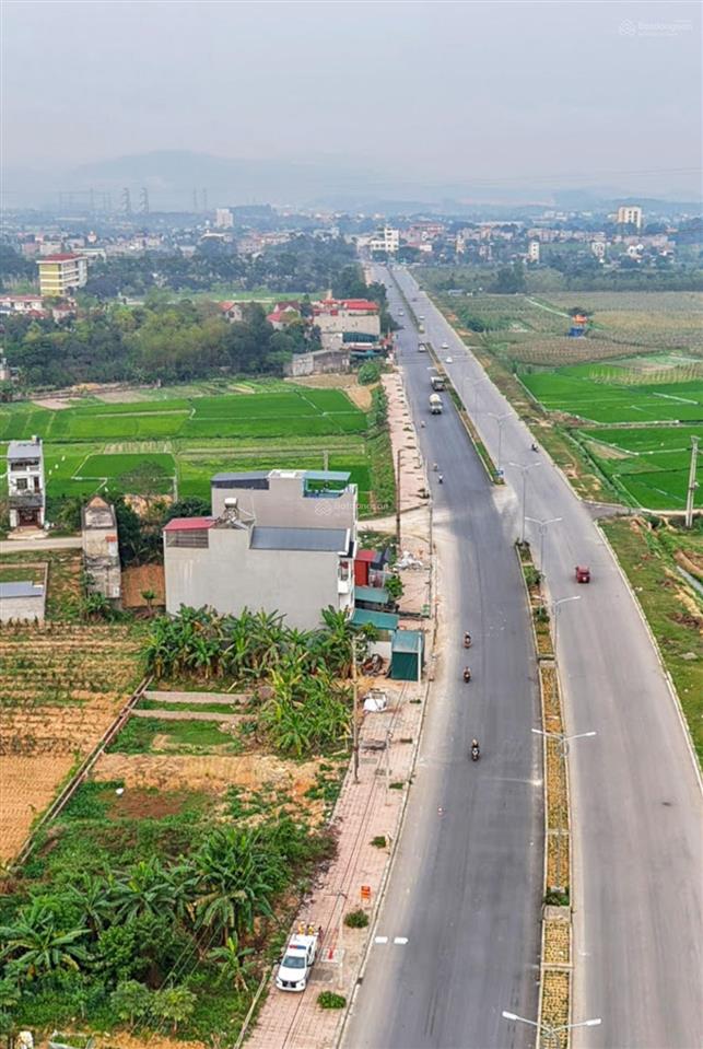 Chính chủ bán lô đất xã tam dương ngay gần đường 310 giá chỉ 9** triệu.  0768 194 ***