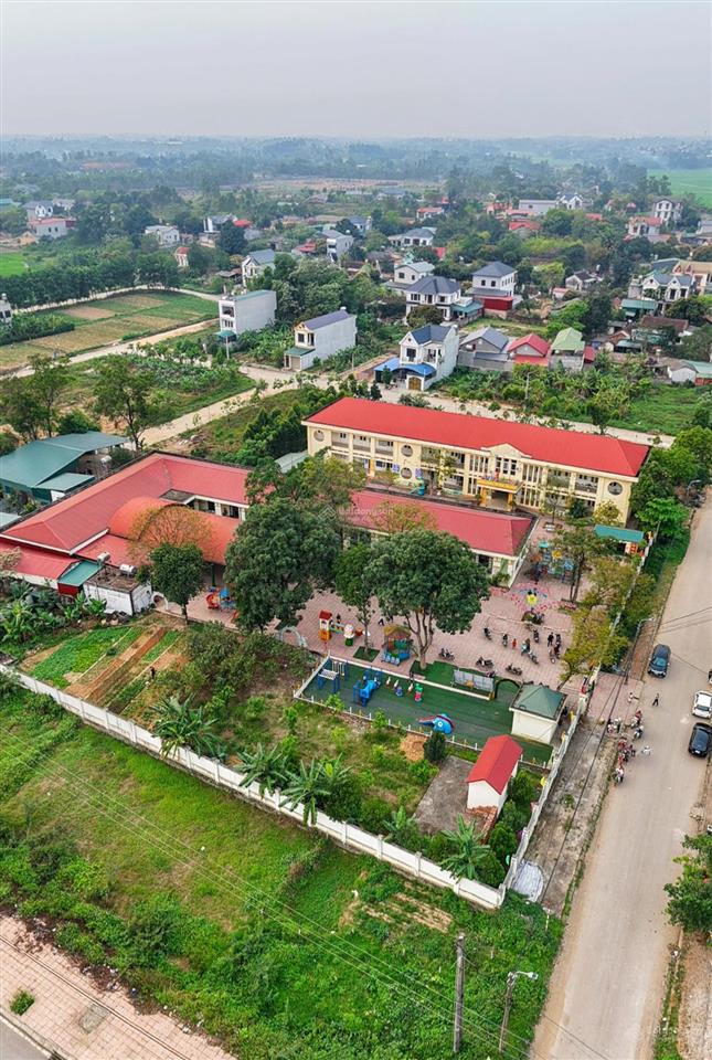 Chính chủ bán lô đất xã tam dương ngay gần đường 310 giá chỉ 9** triệu.  0768 194 ***