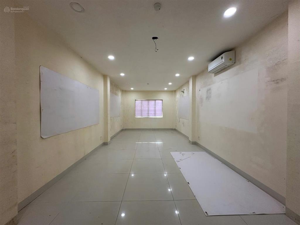 Văn phòng cho thuê ngay đường thân nhân trung, tân bình giá chỉ 16tr/100m2