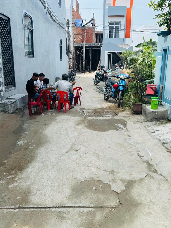 Chủ bán gấp lô đất giữa 2 căn nhà rất đẹp, tân kim, cần giuộc, dt 81m2 thổ cư, giá 1,65 tỷ, shr