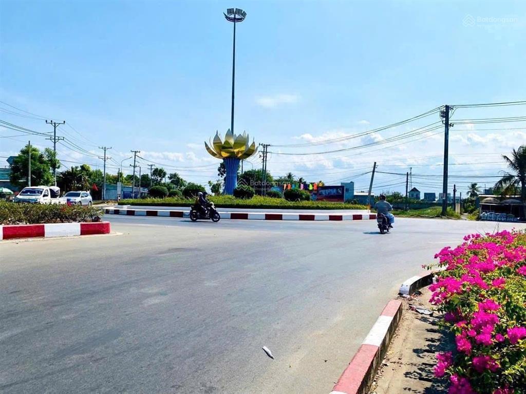 Chủ ngộp cần bán đất mặt tiền đường lê văn sáu, thị trấn cần giuộc, dt 107,3m2 thổ, giá 1,55 tỷ