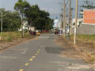 Chủ đất lỗ lô đất mặt tiền đường nhựa 9m có vỉa hè, tân lân, cần đước, dt 88m2 thổ cư, giá 680tr