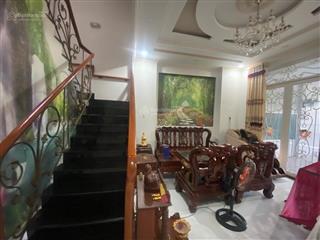 120m, 7tỷ8, nhà 2 mt đường  lã xuân oai, vị trí đỉnh, nhà bề thế