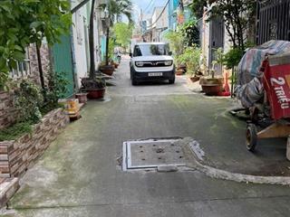 Bán đất tặng nhà  khu kinh doanh man thiện thông 385  xe hơi đậu trước nhà qua đêm không mất phí