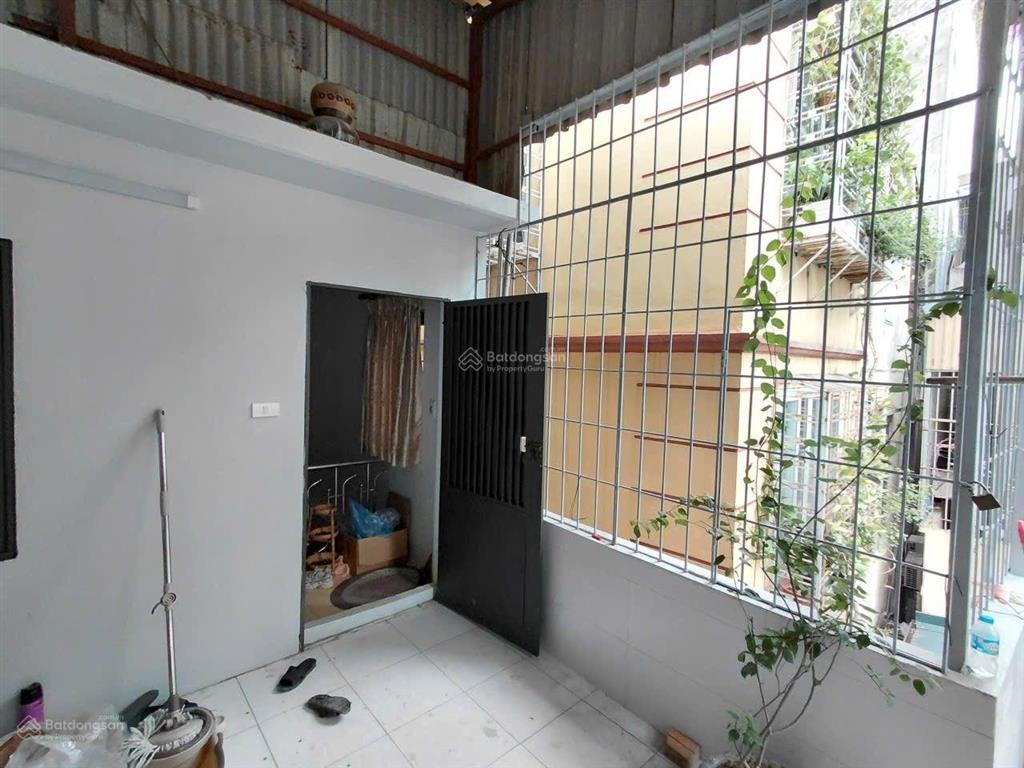 Cho thuê cả nhà ở ngõ 46 đặng văn ngữ 41m2x5tầng, giá 15.5tr/th
