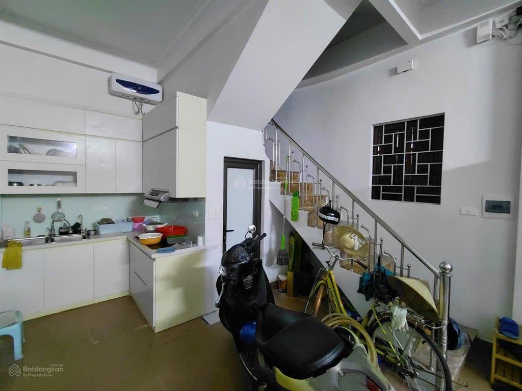 Cho thuê cả nhà ở ngõ 46 đặng văn ngữ 41m2x5tầng, giá 15.5tr/th