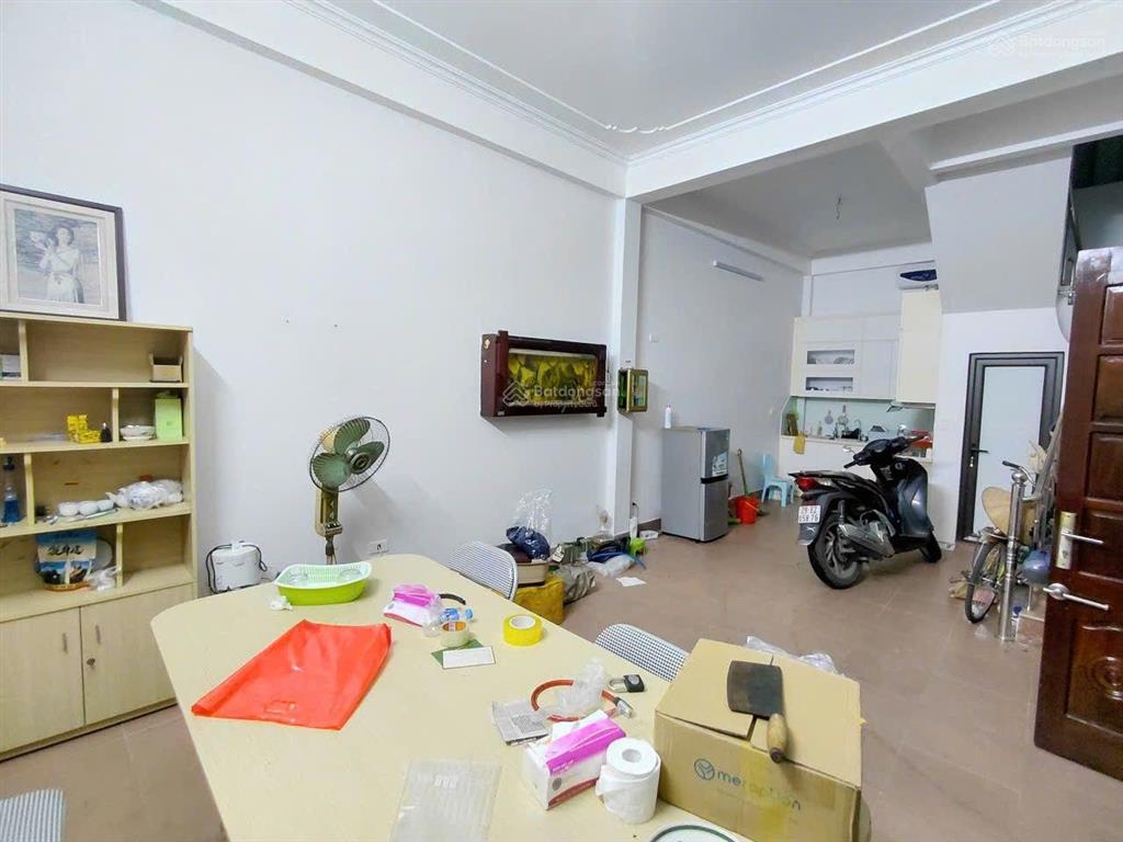 Cho thuê cả nhà ở ngõ 46 đặng văn ngữ 41m2x5tầng, giá 15.5tr/th