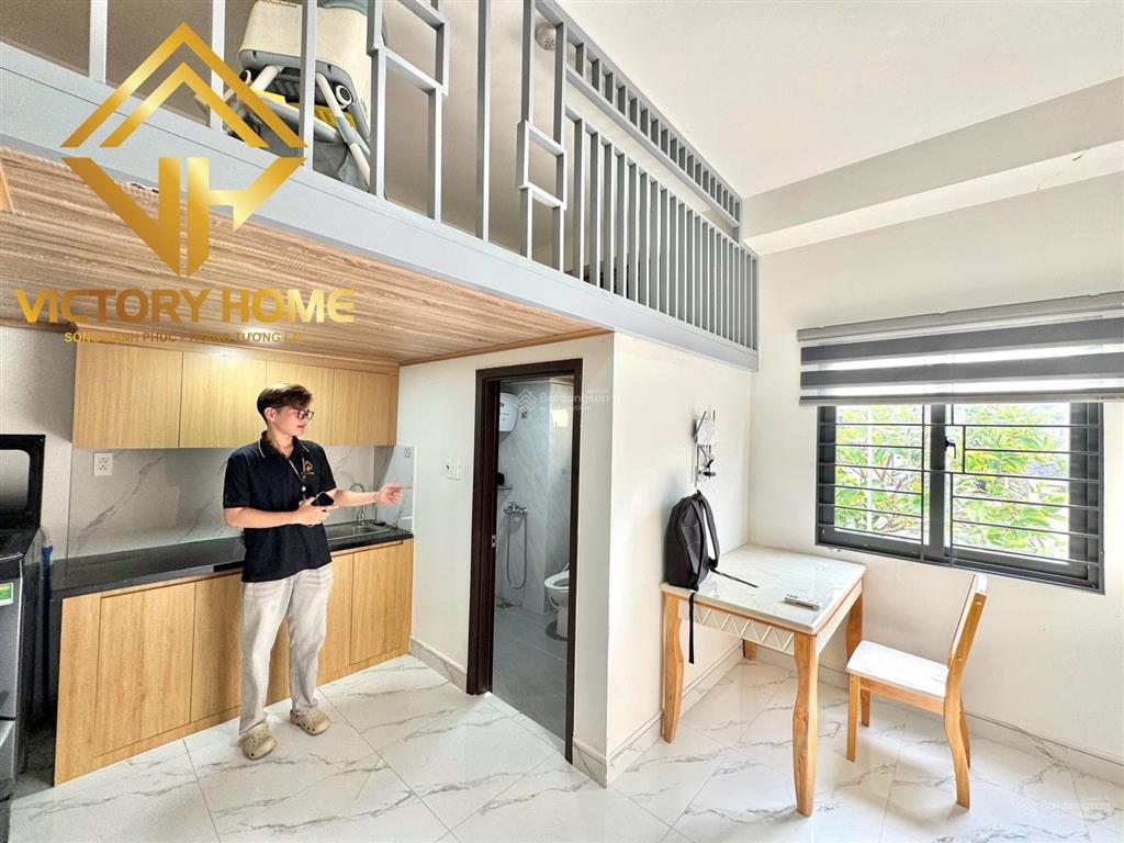 Toà nhà bảo vệ  lễ tân  hầm xe an ninh sạch sẽ  cửa vân tay ngay đh hutech, gtvt, vlu
