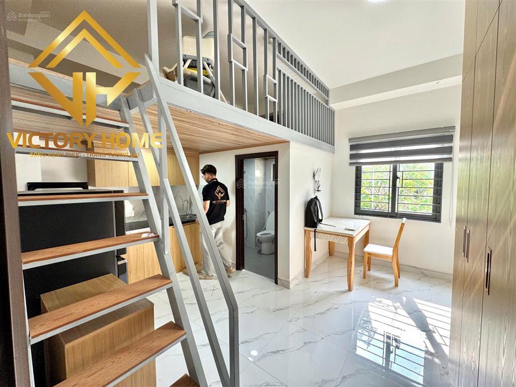 Toà nhà bảo vệ  lễ tân  hầm xe an ninh sạch sẽ  cửa vân tay ngay đh hutech, gtvt, vlu
