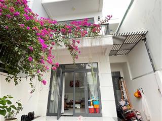 Nhà nha trang thiết kế đẹp sân ô tô full nội thất gần trung tâm tp