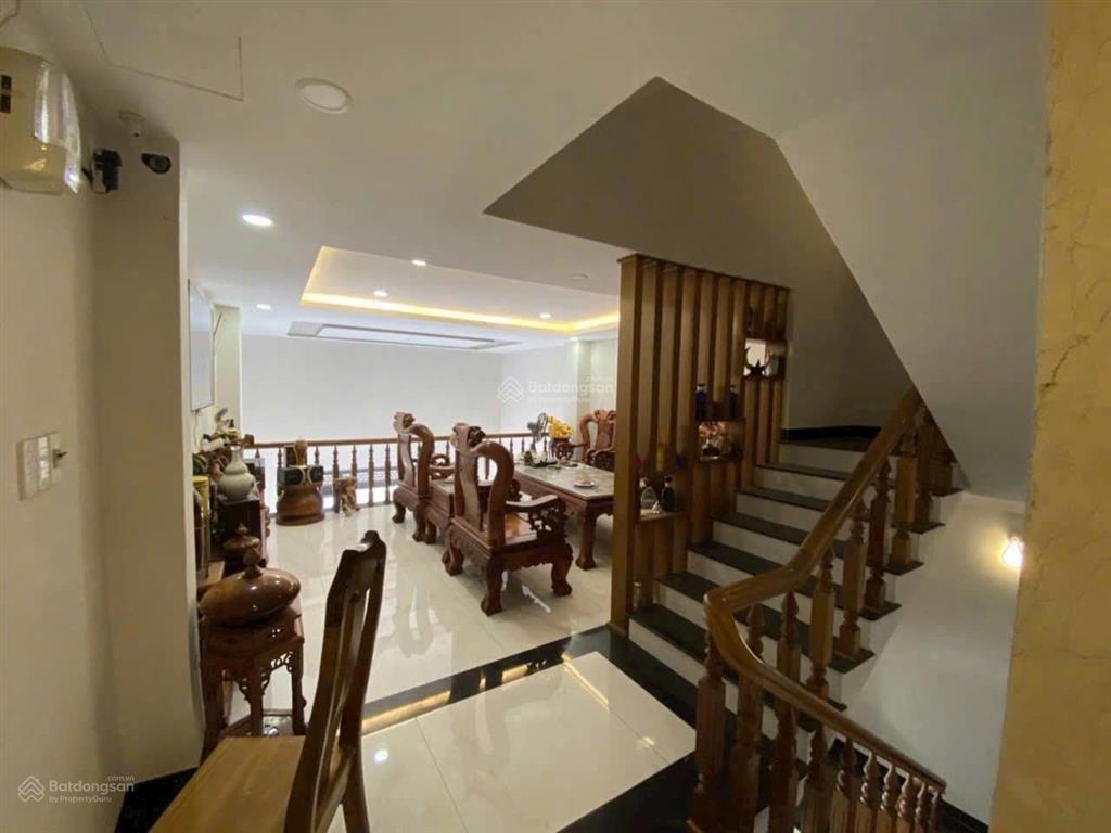 Bán nhà 4 tầng mặt tiền đường điện biên phủ gần biển, có thang máy, full nội thất xịn, 14,3 tỷ tl