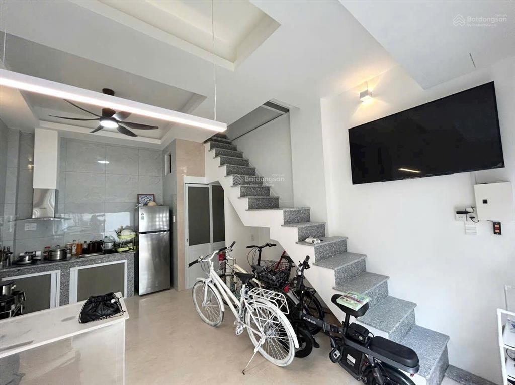 Bán nhà khu phố tây hẻm oto cách biển 400m, vị trí cực hiếm, sẵn dòng tiền 12,5tr/tháng, giá 4,4 tỷ