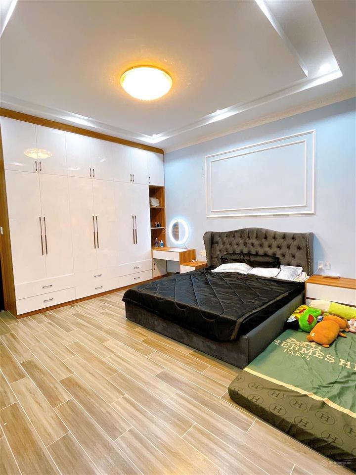 Chính chủ cho thuê & bán nhà biệt thư sân vườn 500m2 , đủ nội thất , p12, vũng tàu