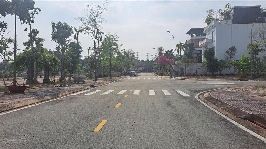 Đất bộ công an phạm hữu lầu 9x17m, giá 13.8 tỷ, rẻ nhất khu