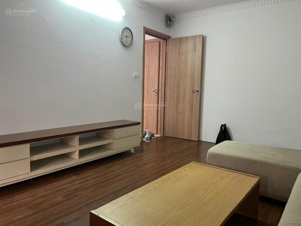 Cho thuê nhà tập thể tầng 4 nhà g4, p. thanh liệt (thanh xuân nam cũ), 60m2, 2pn, 1vs, cải tạo đẹp