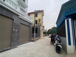 Bán căn oto qua cửa rẻ nhất đại thành  quốc oai. 42m2x4t, 4pn chỉ 4,45 tỷ, full nội thất, gần vđ4