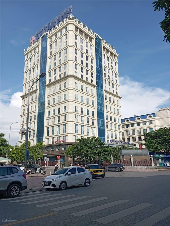 Bán tòa khách sạn to nhất mặt phố hồng tiến, vip nhất quận long biên, 836,5m2, giá thương lượng