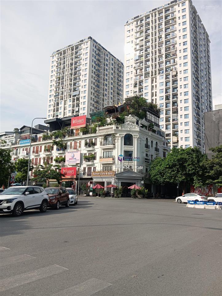 Bán tòa khách sạn to nhất mặt phố hồng tiến, vip nhất quận long biên, 836,5m2, giá thương lượng