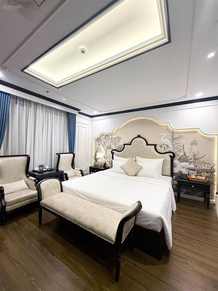 Bán tòa khách sạn 8 tầng 110m2, trung tâm phố hoàng như tiếp, đối diện bv tâm anh, chỉ hơn 30 tỷ.