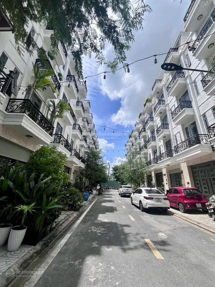 Nhà phố hẻm 8m tl44, q12, dt 60m2 , khu dân cư trí thức, full nội thất, có thang máy, vào ở ngay