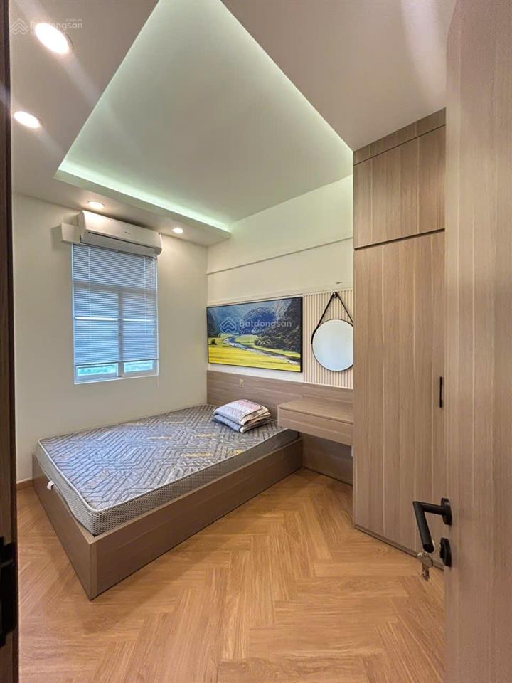 Chủ nhà thiện chí bán căn hộ góc 75m view sông thoáng mát tại skygarden 3