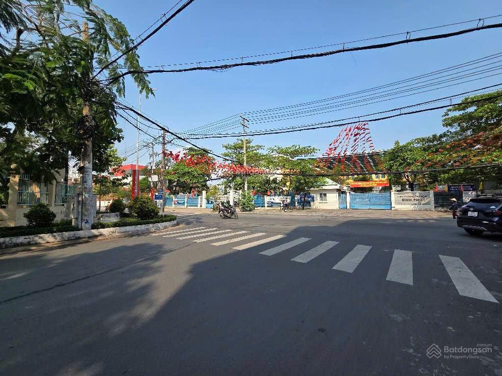 Nhà mặt phố đường 20m lề 5m phường bình phú q6, vị trí trung tâm 4*20 đẹp