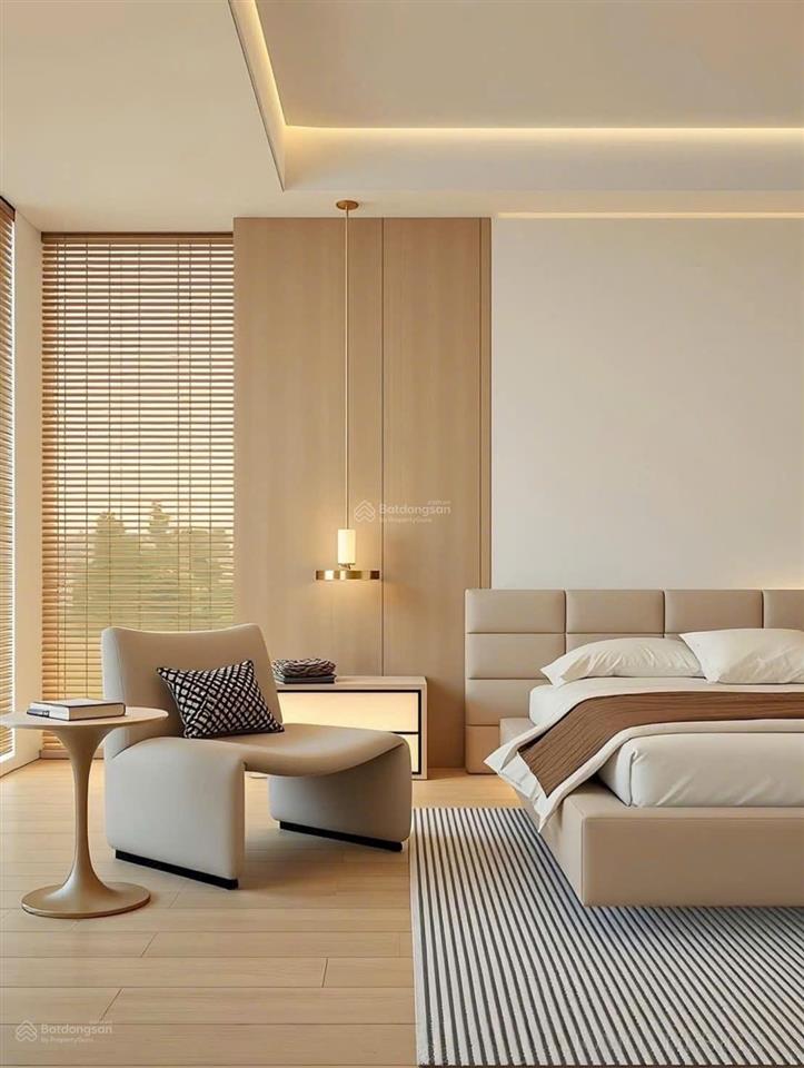 Chính chủ bán căn hộ chung cư hpc landmark văn khê, 3pn 136m2, full đồ, giá 70tr/m2.  0826 218 ***