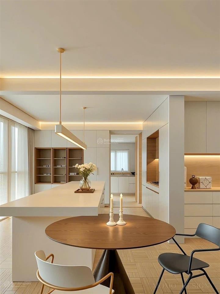 Chính chủ bán căn hộ chung cư hpc landmark văn khê, 3pn 136m2, full đồ, giá 70tr/m2.  0826 218 ***