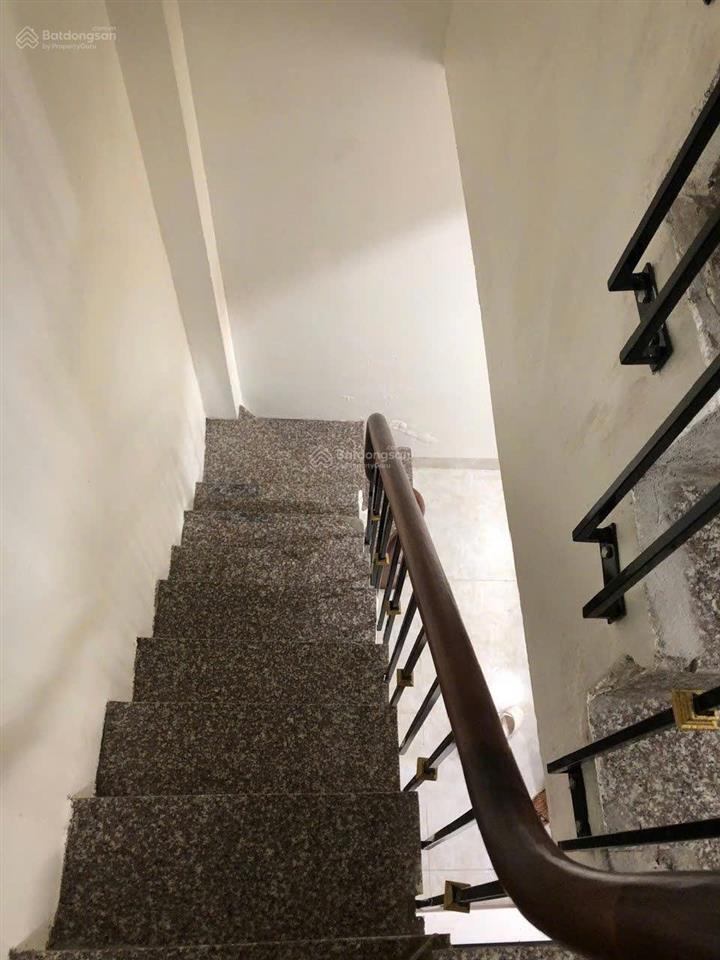 Chính chủ cho thuê nhà riêng ngõ 179 hoàng hoa thám, 4 tầng, 23n, giá 10.8 triệu.  0826 218 ***