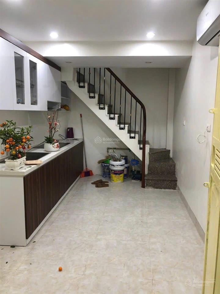 Chính chủ cho thuê nhà riêng ngõ 179 hoàng hoa thám, 4 tầng, 23n, giá 10.8 triệu.  0826 218 ***
