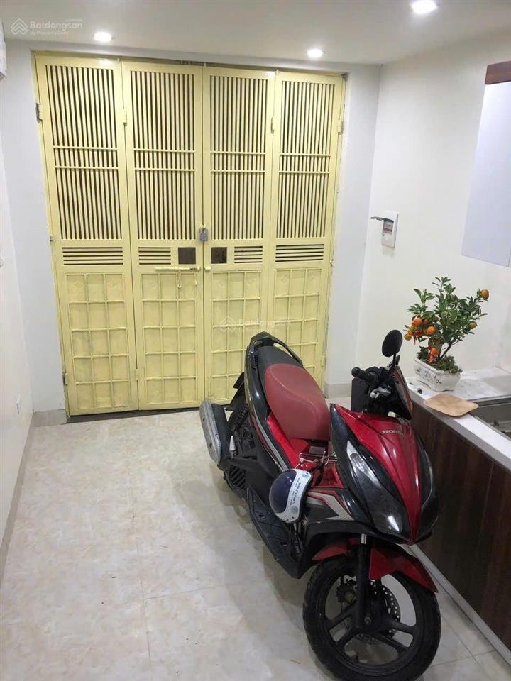 Chính chủ cho thuê nhà riêng ngõ 179 hoàng hoa thám, 4 tầng, 23n, giá 10.8 triệu.  0826 218 ***