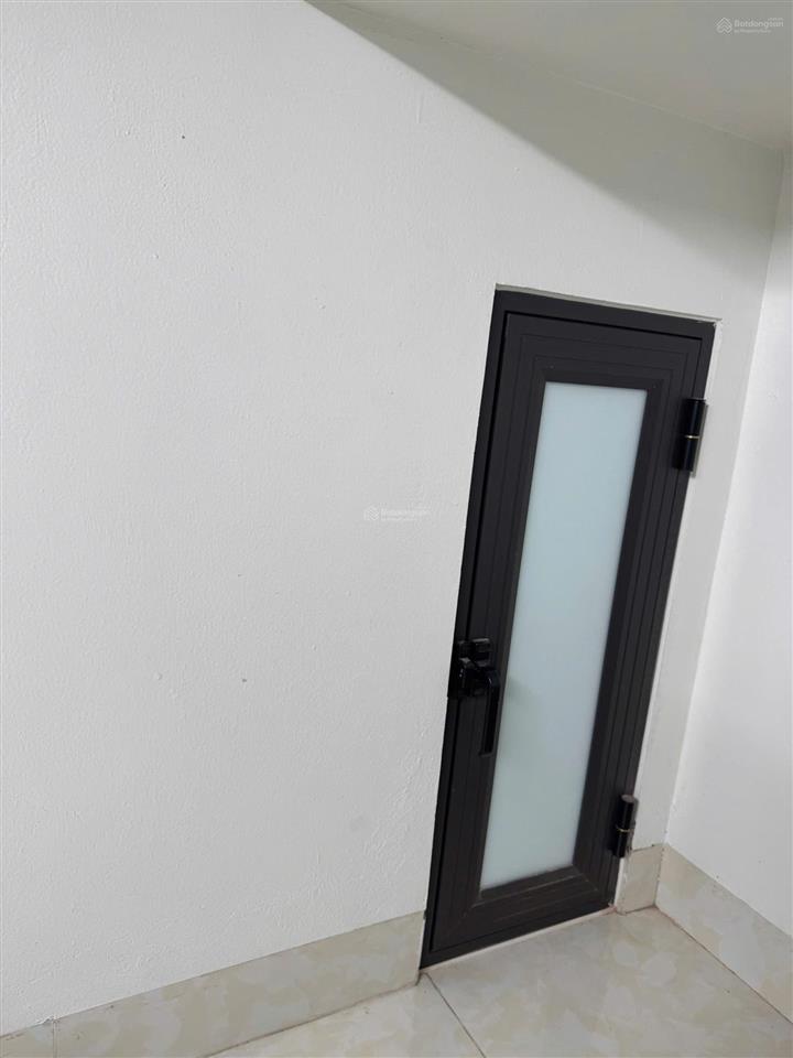 Chính chủ cho thuê nhà riêng ngõ 179 hoàng hoa thám, 4 tầng, 23n, giá 10.8 triệu.  0826 218 ***